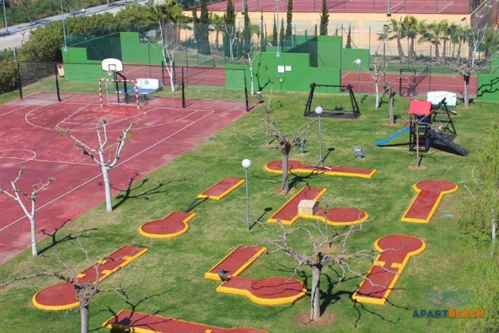 Apartbeach Los Juncos Residencial Piscinas Y Petanca La Pineda Exterior photo