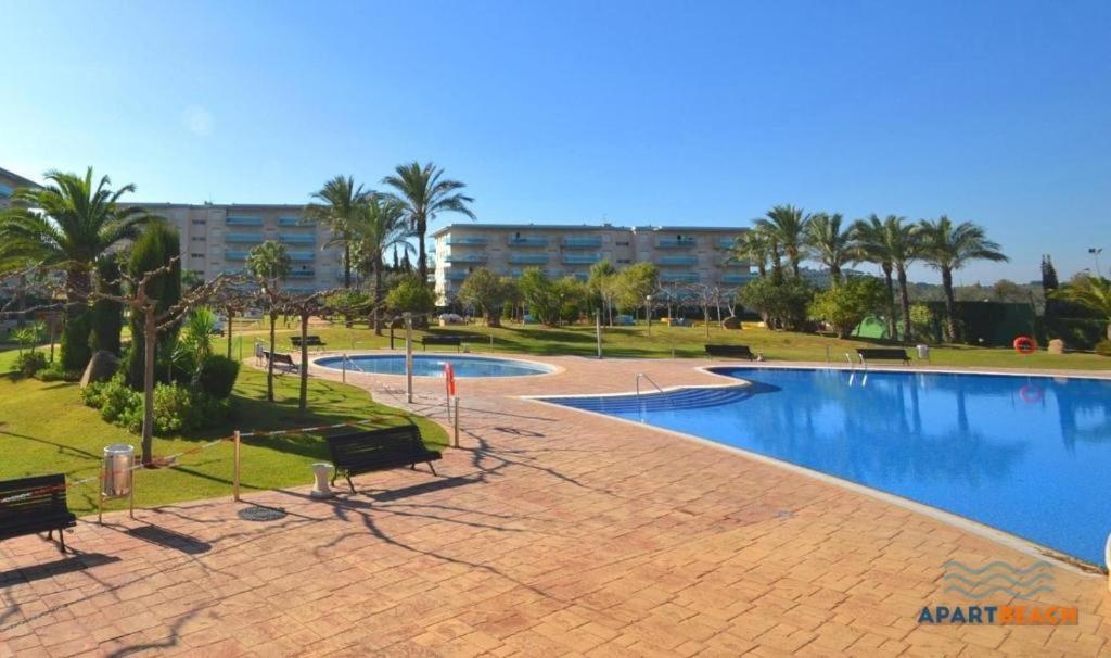 Apartbeach Los Juncos Residencial Piscinas Y Petanca La Pineda Exterior photo